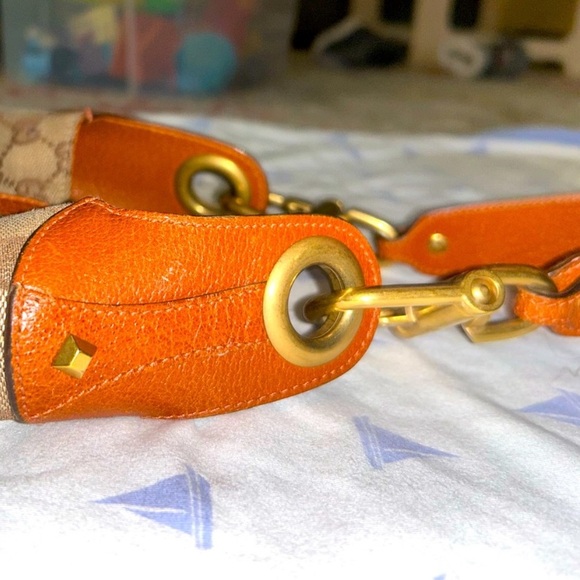 AUTHENTIC GUCCI HANDBAG - Picture 4 of 8